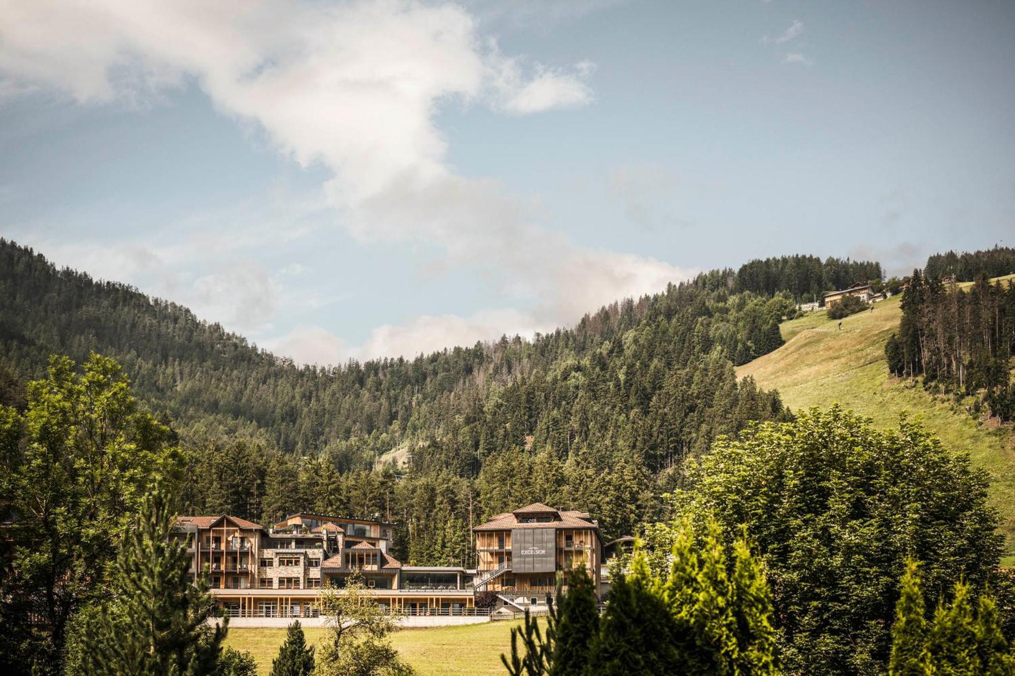 Excelsior Dolomites Life Resort Сан Вигилио ди Маребе Екстериор снимка