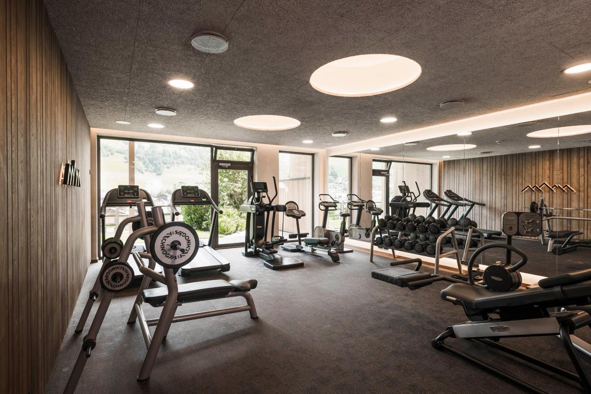 Excelsior Dolomites Life Resort Сан Вигилио ди Маребе Екстериор снимка